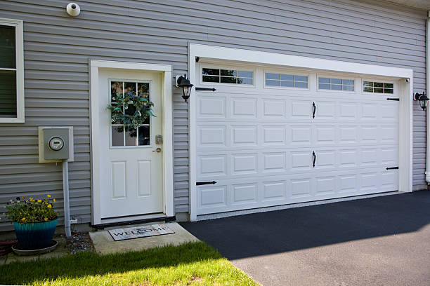 24/7 Emergency Garage Door Panel Replacement experts in Arlington, MN